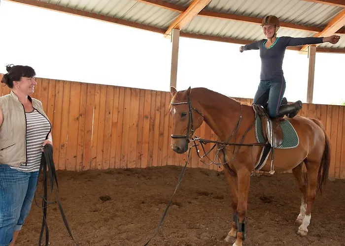 Pensjonat Farma Ptyrov Mnichovo Hradiště